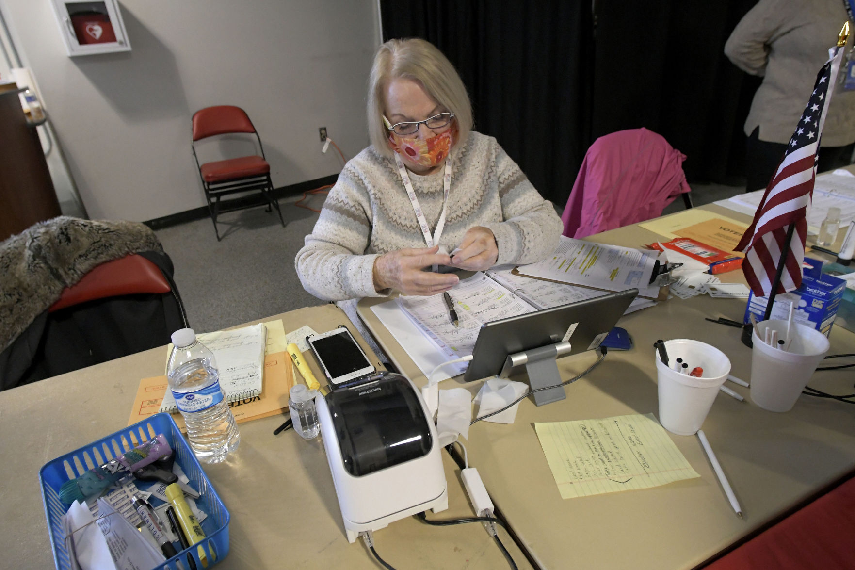 110120-blm-loc-10voting